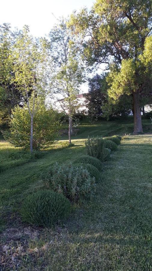 Chambres D'Hotes Du Bernes Nomdieu Екстериор снимка